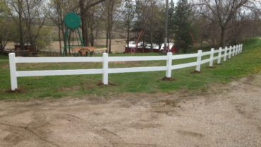 2 Rail White Vinyl Fence