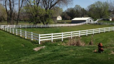 3 Rail White Vinyl Fence