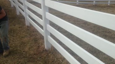 4 Rail White Vinyl Fence