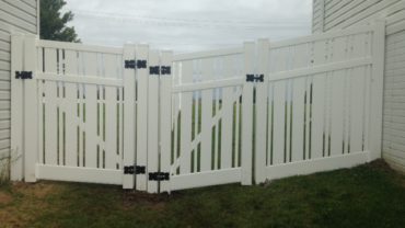 Kensington 6' Vinyl Fence