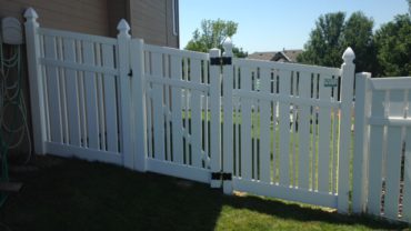 Kesington 6' Vinyl Fence Racked Gate Gothic Caps