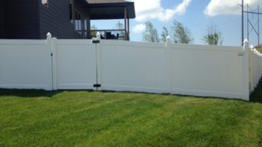 Lakeland 6' Vinyl Fence with Gothic Caps and Gate