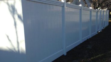 Lakeland 6' tall Privacy Vinyl with Maxwell Rail