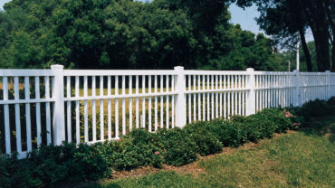 Lincolnshire Vinyl Fence