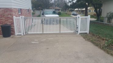 Malibu 4' with 14' Aluminum Gate