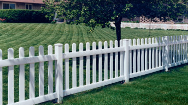 Missouri White Vinyl Fence