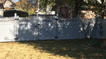 Montauk Scallop Vinyl Fence Gray