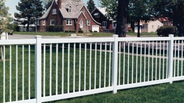 Pacific Diamond Vinyl Fence