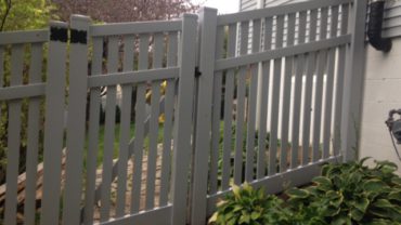 Rochester 6' Gray Vinyl with Gate