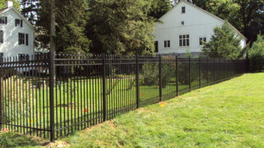 1131R Aluminum Fence with Rings