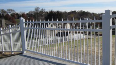 Arlington w Quad Finials on Top Rail