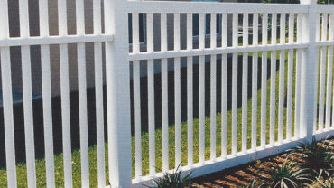 White Lincolnshire Vinyl Fence