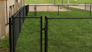 Black Chain Link 4' tall with gate